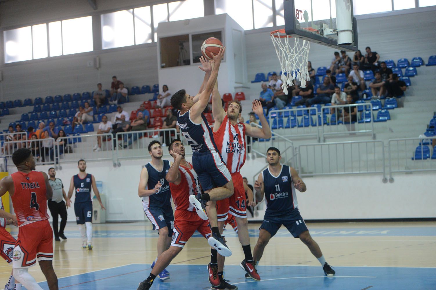 Finalde İlk maç Koopspor’un: 84-68